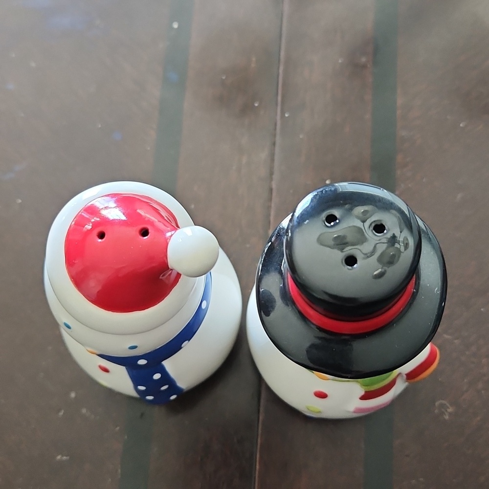 Snowman Salt & Pepper Shaker Set - Picture 3 of 5